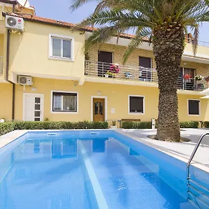 apartments-nec.hotelinzadar.com/